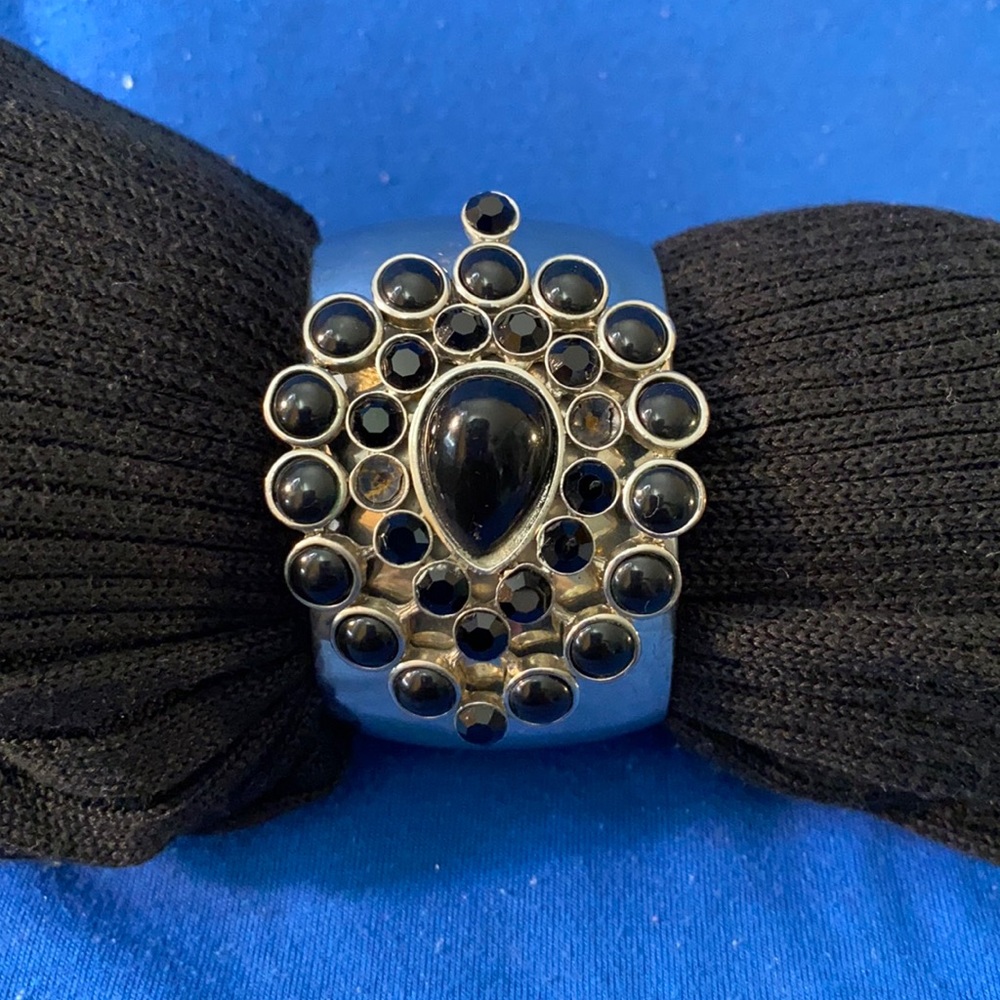 Metal flower cuff